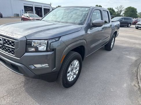 Used 2024 Nissan Frontier SV w/ SV Convenience Package AWD/4WD image 3