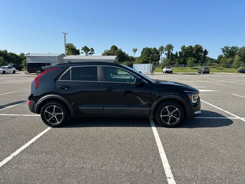Certified 2024 Kia Niro LX FWD image 4