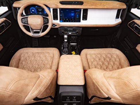 Used 2025 Ford Bronco Big Bend AWD/4WD image 2