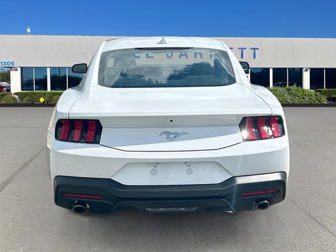 Certified 2025 Ford Mustang Coupe RWD image 6