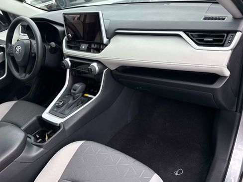 Used 2025 Toyota RAV4 XLE w/ Convenience Package image 19