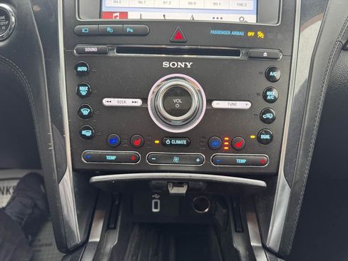 Used 2018 Ford Explorer Platinum image 37