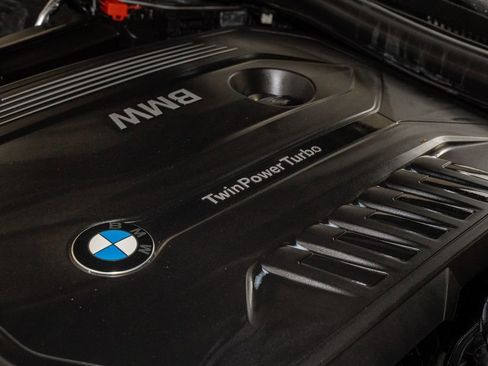 Used 2019 BMW 740i w/ M Sport Package image 22