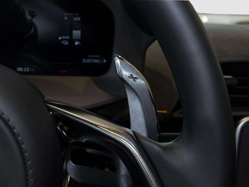 Used 2026 McLaren Artura Spider RWD image 30
