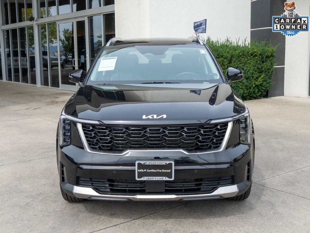 Certified 2025 Kia Sorento S w/ Panoramic Sunroof Package AWD/4WD image 2