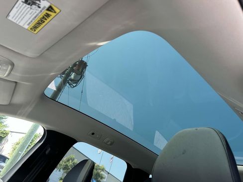 New 2025 Volvo EX90 Ultra image 16