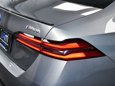 Used 2025 BMW i5 M60 w/ Executive Package image 99