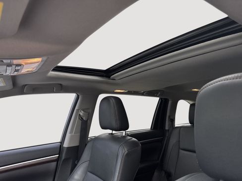 Used 2016 Toyota Highlander Limited image 5