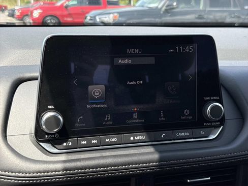 Certified 2026 Nissan Rogue SV AWD/4WD image 9
