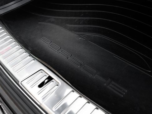 Certified 2026 Porsche Cayenne Coupe AWD/4WD image 32