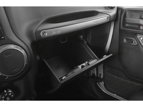 Used 2018 Jeep Wrangler Unlimited Sport S AWD/4WD image 10