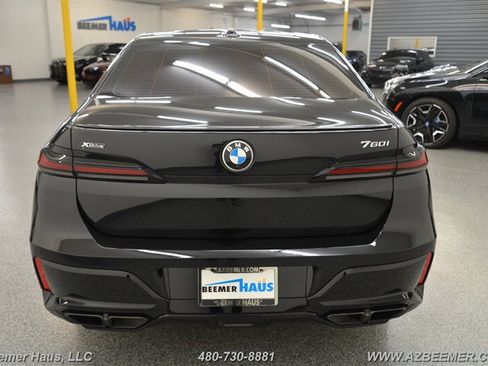 Used 2023 BMW 760i xDrive w/ Luxury Rear Seating Package AWD/4WD image 10