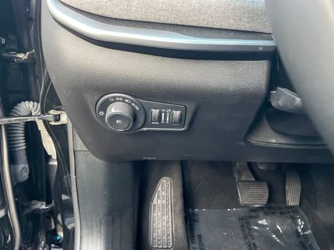 Used 2024 Jeep Compass Latitude AWD/4WD image 30