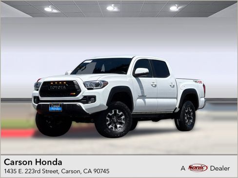 Used 2017 Toyota Tacoma TRD Off-Road w/ Tow Package (A/T) AWD/4WD image 1