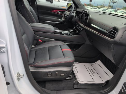 Used 2026 Chevrolet Traverse RS w/ LPO, Floor Liner Package image 12