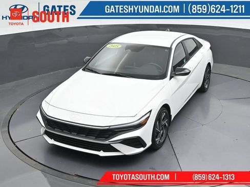 Used 2025 Hyundai Elantra Sport FWD image 52