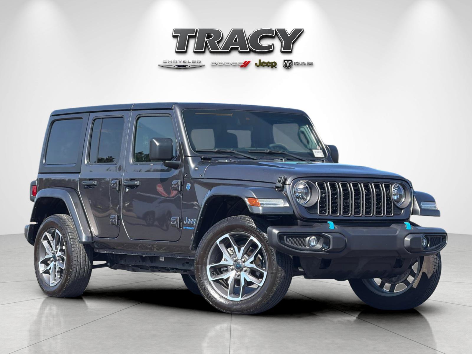 Used 2024 Jeep Wrangler Unlimited AWD/4WD image 2