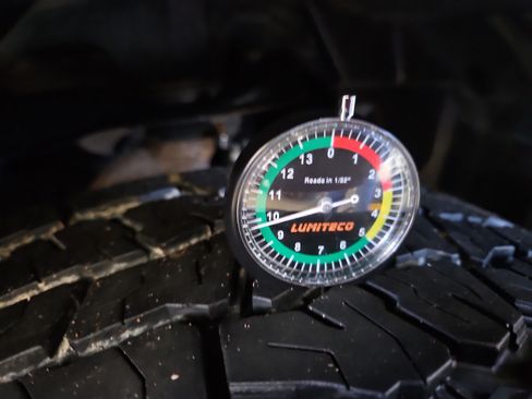 Used 2011 Nissan Frontier SL image 24