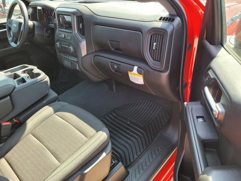 New 2025 Chevrolet Silverado 1500 Custom image 6