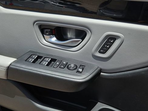 Used 2024 Honda Pilot Touring image 20