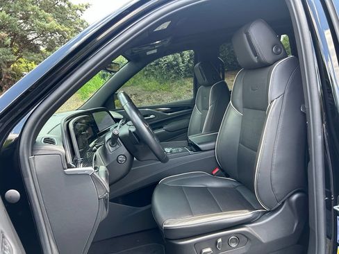 Used 2023 Cadillac Escalade Sport w/ Touring Package RWD image 39
