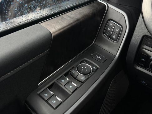 Used 2024 Ford F250 Lariat AWD/4WD image 10