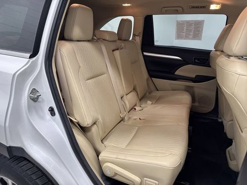 Used 2015 Toyota Highlander Plus image 27