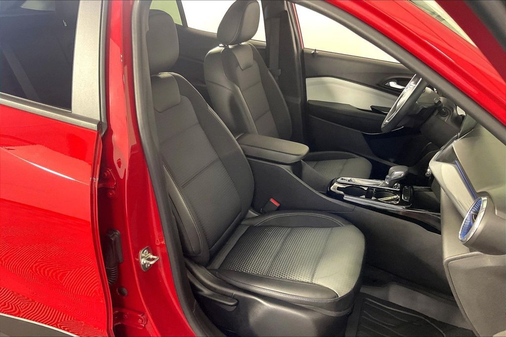 Used 2026 Chevrolet Trax LT w/ Driver Confidence Package FWD image 9