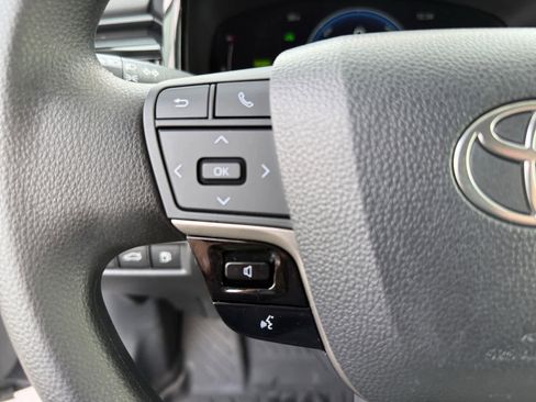 Used 2025 Toyota Camry LE FWD image 22