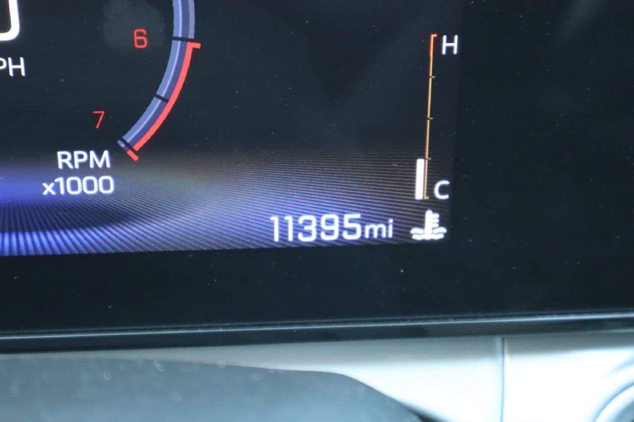 Used 2025 Chevrolet Trax LT w/ LT Convenience Package FWD image 10