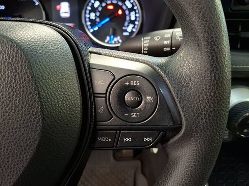 Used 2019 Toyota RAV4 LE w/ Carpet Mat Package AWD/4WD image 21
