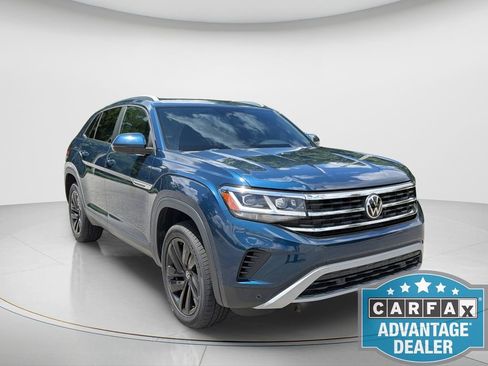 Used 2022 Volkswagen Atlas Cross Sport SE w/ Panoramic Sunroof Package FWD image 3
