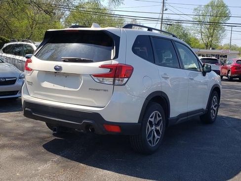 Used 2021 Subaru Forester Premium AWD/4WD image 3