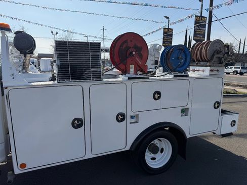 Used 2019 Ford F550 XLT image 7