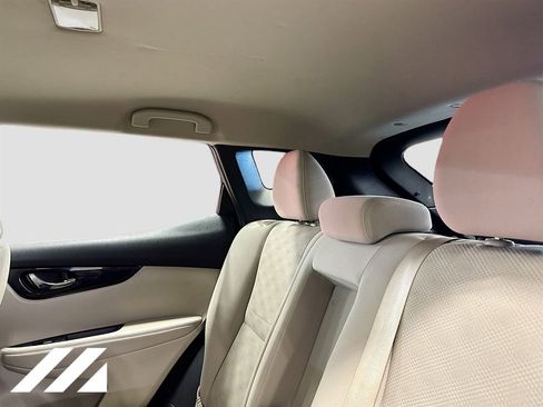 Used 2019 Nissan Rogue Sport SV AWD/4WD image 22