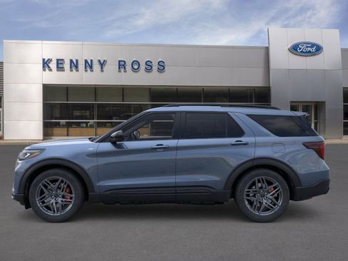 New 2026 Ford Explorer ST-Line w/ ST-Line Street Pack image 4