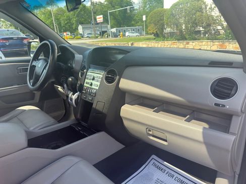 Used 2011 Honda Pilot EX-L image 24