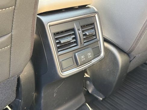 Used 2020 Subaru Forester Premium AWD/4WD image 23