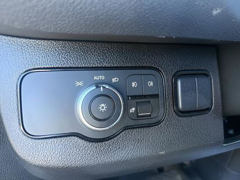 Used 2023 Mercedes-Benz Sprinter 2500 w/ Acoustic Package image 10