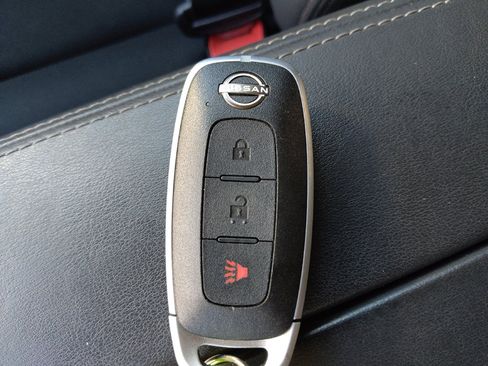 Used 2023 Nissan Rogue S FWD image 32