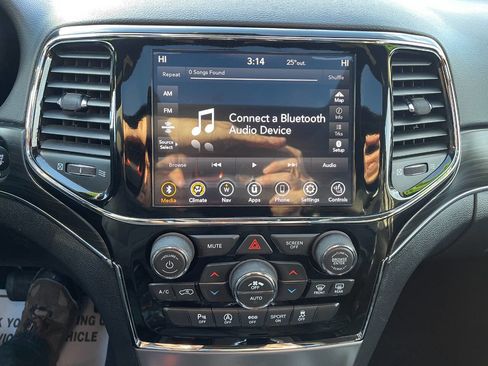 Used 2020 Jeep Grand Cherokee Limited image 25