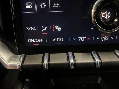 Used 2026 GMC Acadia Elevation w/ Elevation Premium Package AWD/4WD image 70