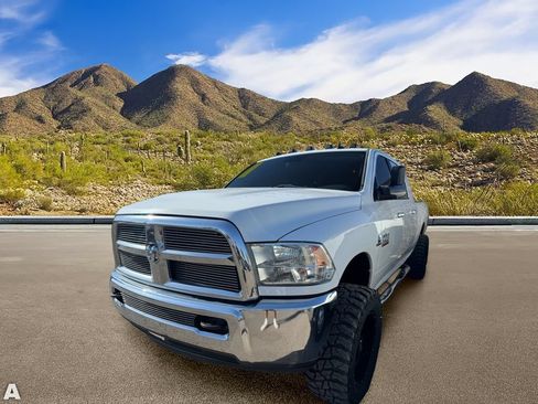 Used 2014 RAM 2500 SLT w/ Luxury Group AWD/4WD image 2