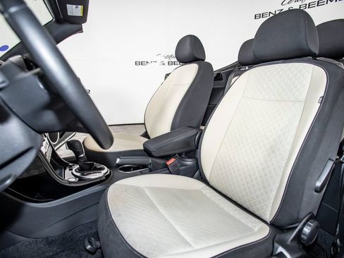 Used 2019 Volkswagen Beetle 2.0T SE FWD image 15