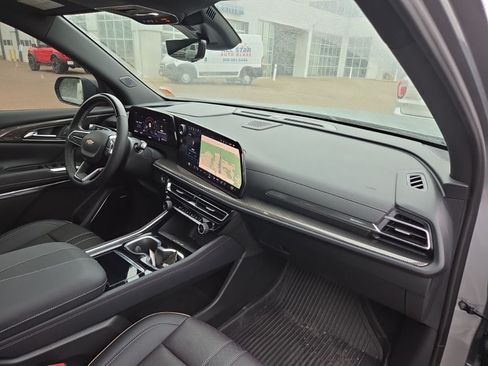 Used 2026 Chevrolet Traverse High Country AWD/4WD image 12