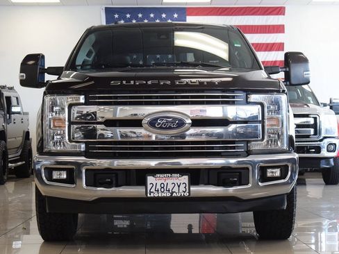 Used 2018 Ford F250 Lariat w/ Lariat Ultimate Package RWD image 2
