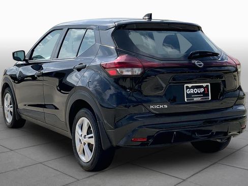 Used 2023 Nissan Kicks S FWD image 11