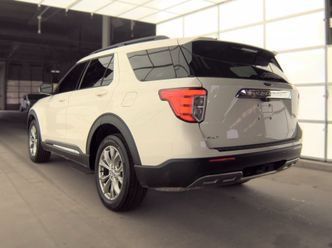 Used 2024 Ford Explorer XLT w/ Equipment Group 202A AWD/4WD image 7