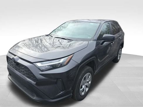 Used 2024 Toyota RAV4 LE image 9