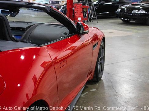 Used 2020 Jaguar F-TYPE R image 24